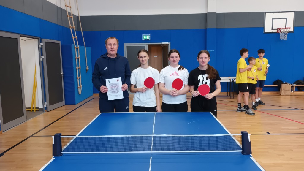 STOLNO TENISAČICE  OSVOJILE 4. MJESTO NA ŽUPANIJSKOM NATJECANJU