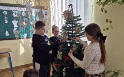 VESELIMO SE BOŽIĆU