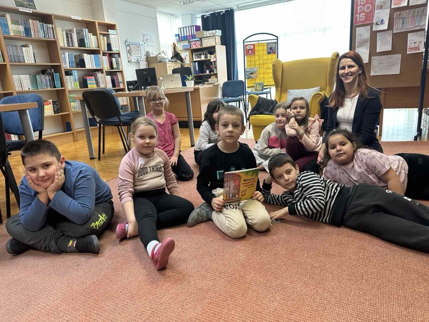 IMG-49e2bf7b23386bd3308c142114d5010c-V (Custom)