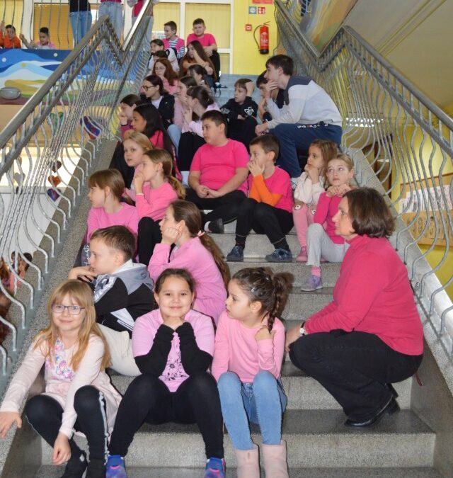 DAN RUŽIČASTIH MAJICA