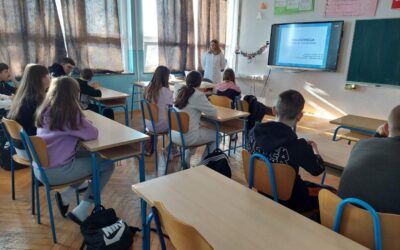 ŠKOLSKA LIJEČNICA ODRŽALA PREDAVANJE O ADOLESCENCIJI