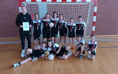 1. MJESTO NA ŽUPANIJSKOM NATJECANJU U FUTSALU ZA DJEVOJČICE DO 6. RAZREDA