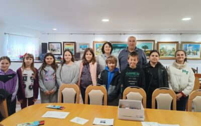 ČETVRTAŠI POSJETILI GALERIJU DRAGUTINA KOVAČIĆA